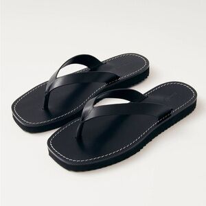 Alohas Liora black leather sandal // 38